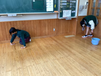 １